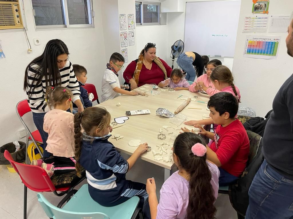  Taller de arcilla con los grupos de Infantil y Primaria