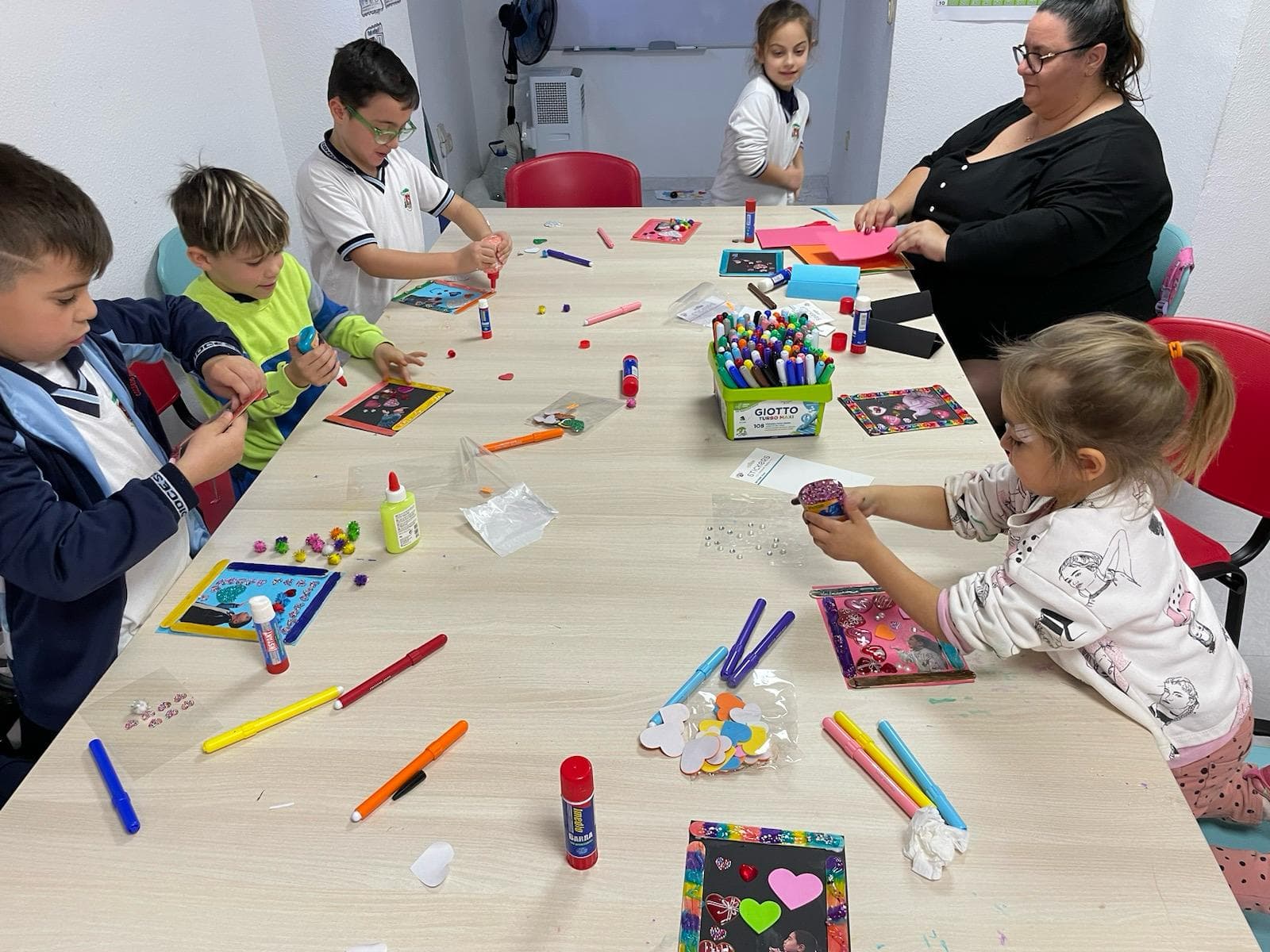   Talleres para celebrar el día del amor y de la amistad con nuestros diferentes grupos de educación