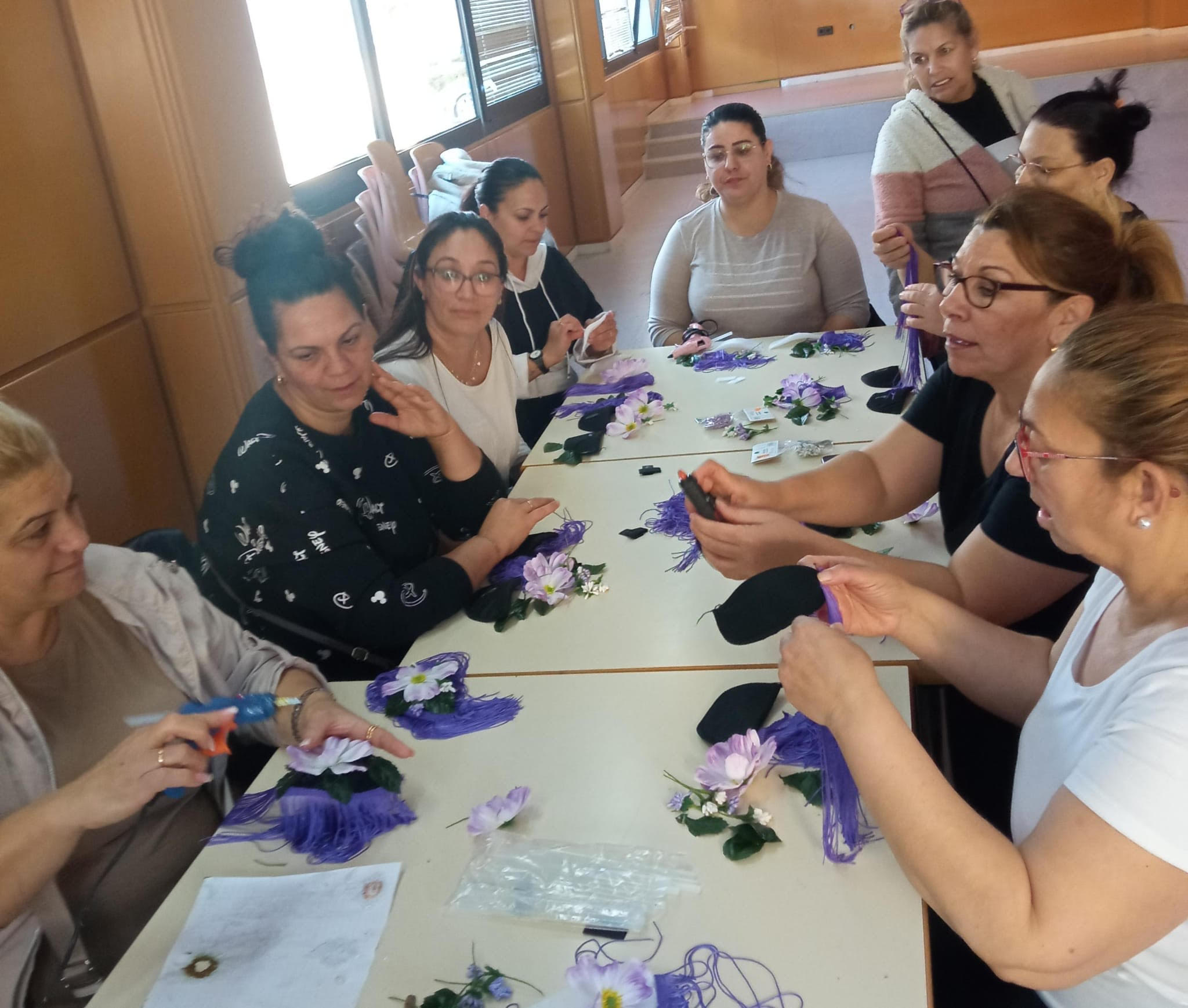   Taller preparativo para el día de la mujer.