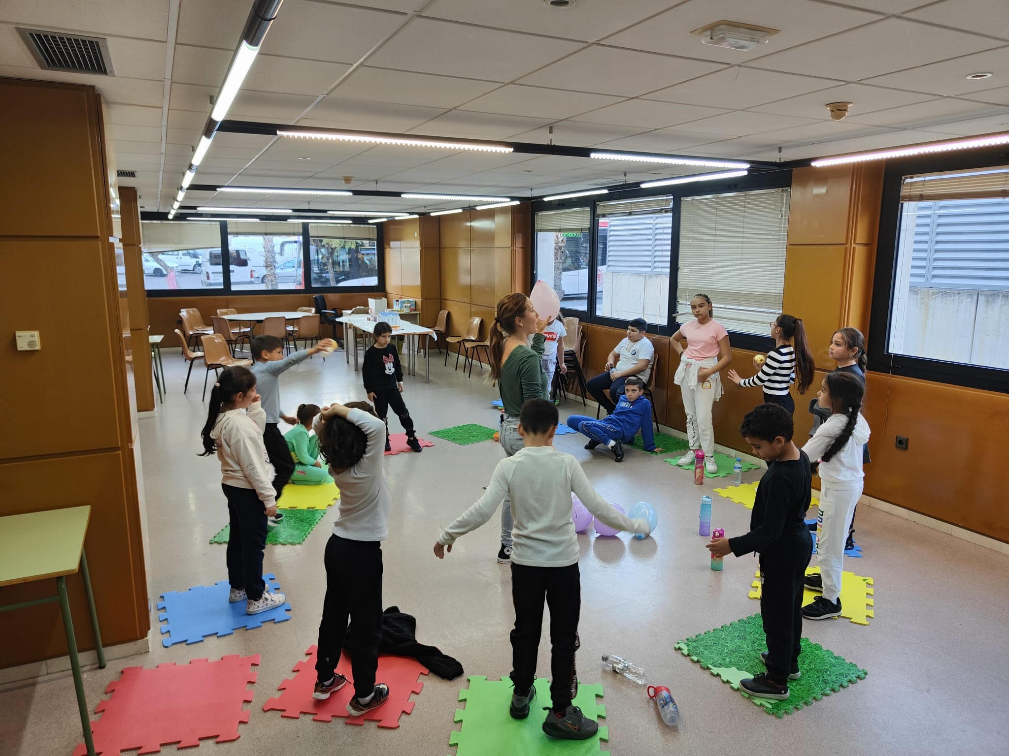   Taller de gestión emocional y botellas de la calma