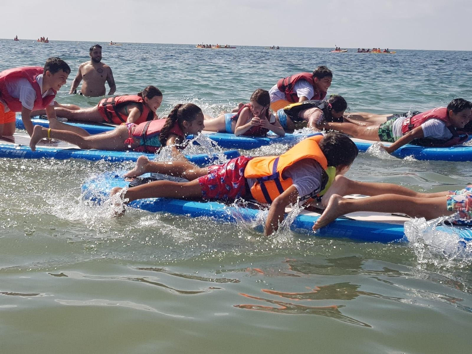  DÍA DE DEPORTES DE AGUA 
   