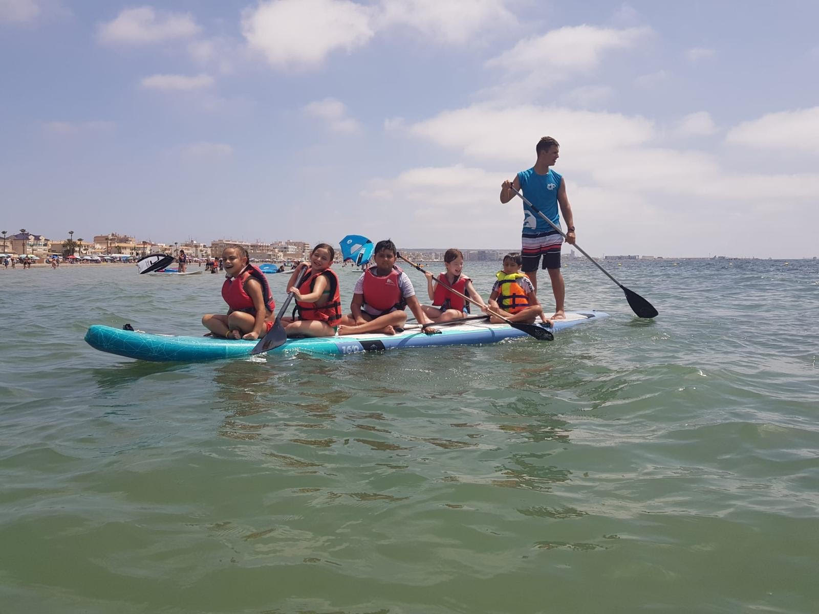  DÍA DE DEPORTES DE AGUA 
   