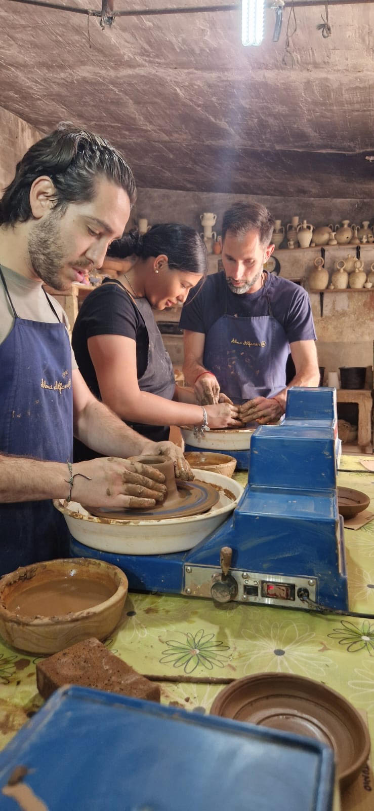  Taller de alfarería y convivencia de Kumpania.
   